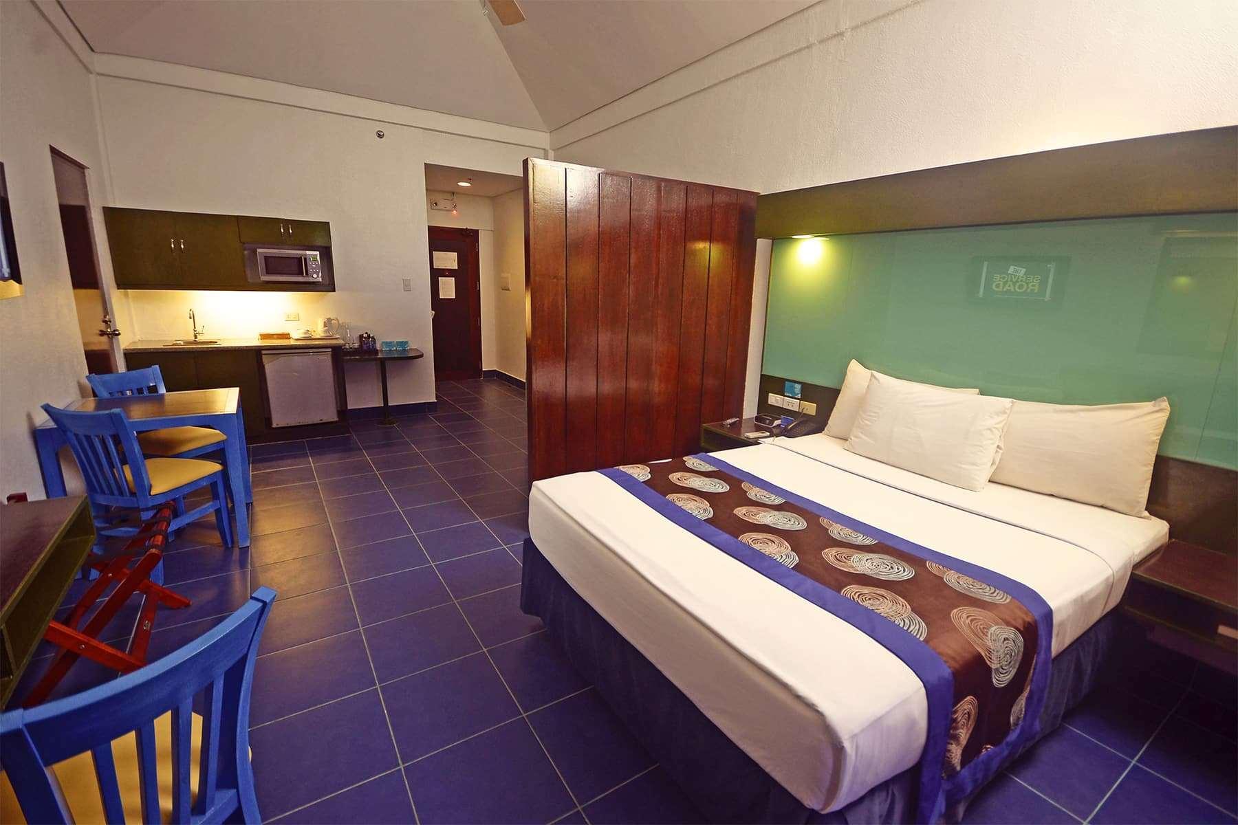 Microtel By Wyndham Puerto Princesa Bagian luar foto
